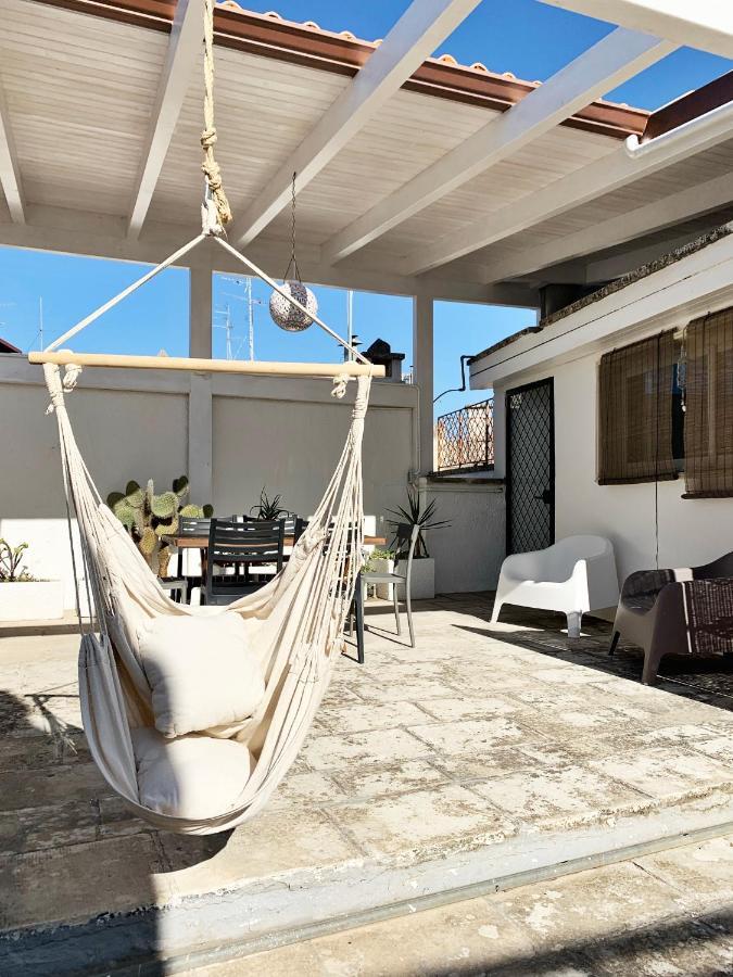 Upstairs - Lazy Terrace Villa เลชเช ภายนอก รูปภาพ