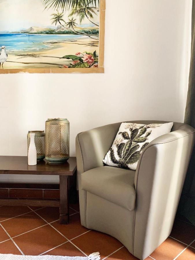 Upstairs - Lazy Terrace Villa เลชเช ภายนอก รูปภาพ