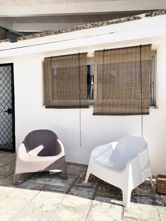 Upstairs - Lazy Terrace Villa เลชเช ภายนอก รูปภาพ