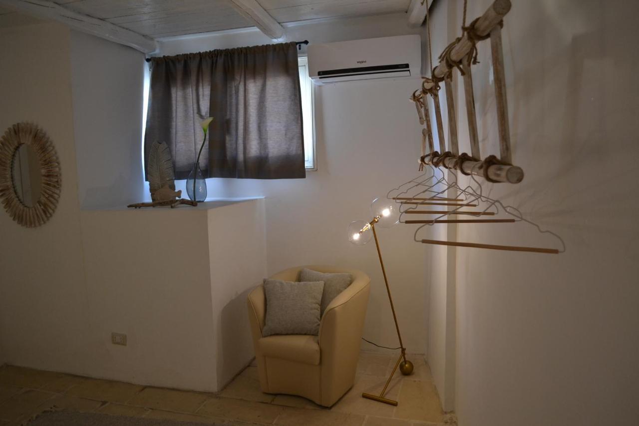 Upstairs - Lazy Terrace Villa เลชเช ภายนอก รูปภาพ